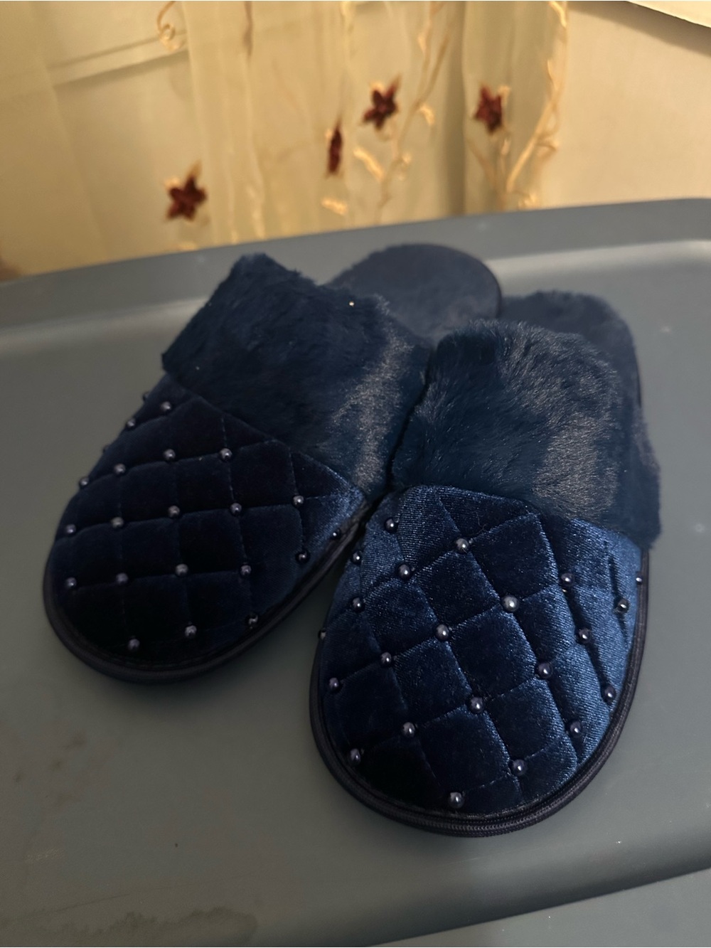 Women’s Plush Pearl Quilted Slipper - Navy